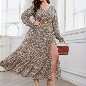 SHEIN Plus Ditsy Floral Print Flounce Sleeve Split Thigh Dress Without Belt